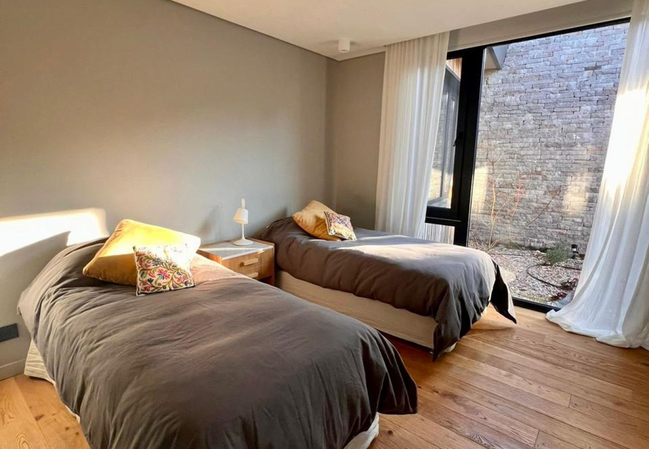 Casa em San Carlos de Bariloche - ARE42 -CASA MODERNA E ESPAÇOSA EM ARELAUQUEN