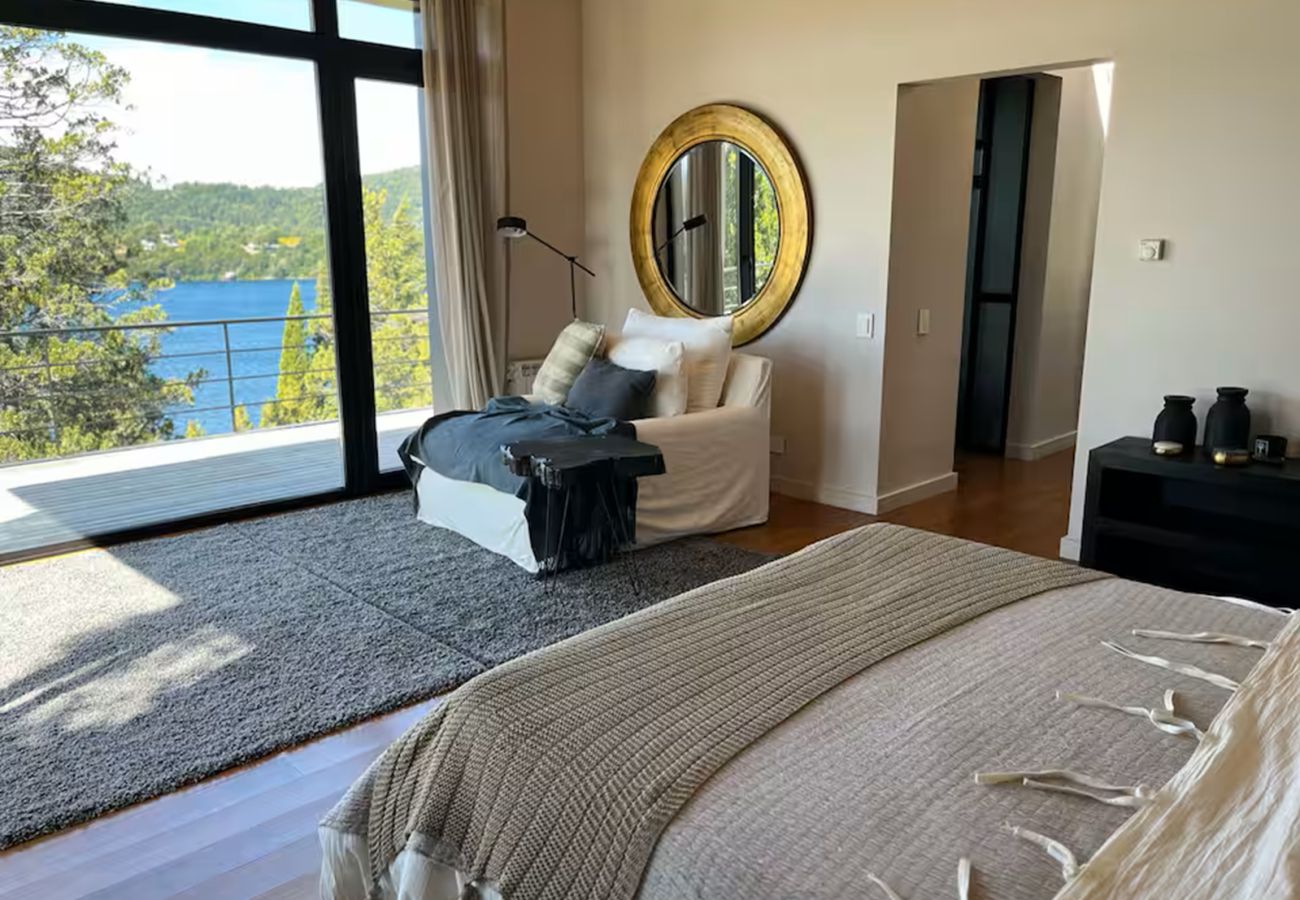 Casa em San Carlos de Bariloche - CASA CHIC EM BARILOCHE, COM COSTA E PISCINA