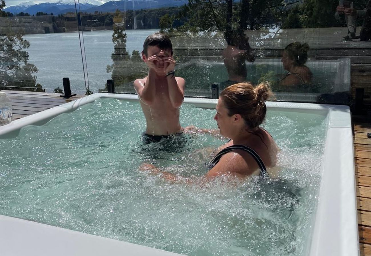 Casa em San Carlos de Bariloche - CASA CHIC EM BARILOCHE, COM COSTA E PISCINA