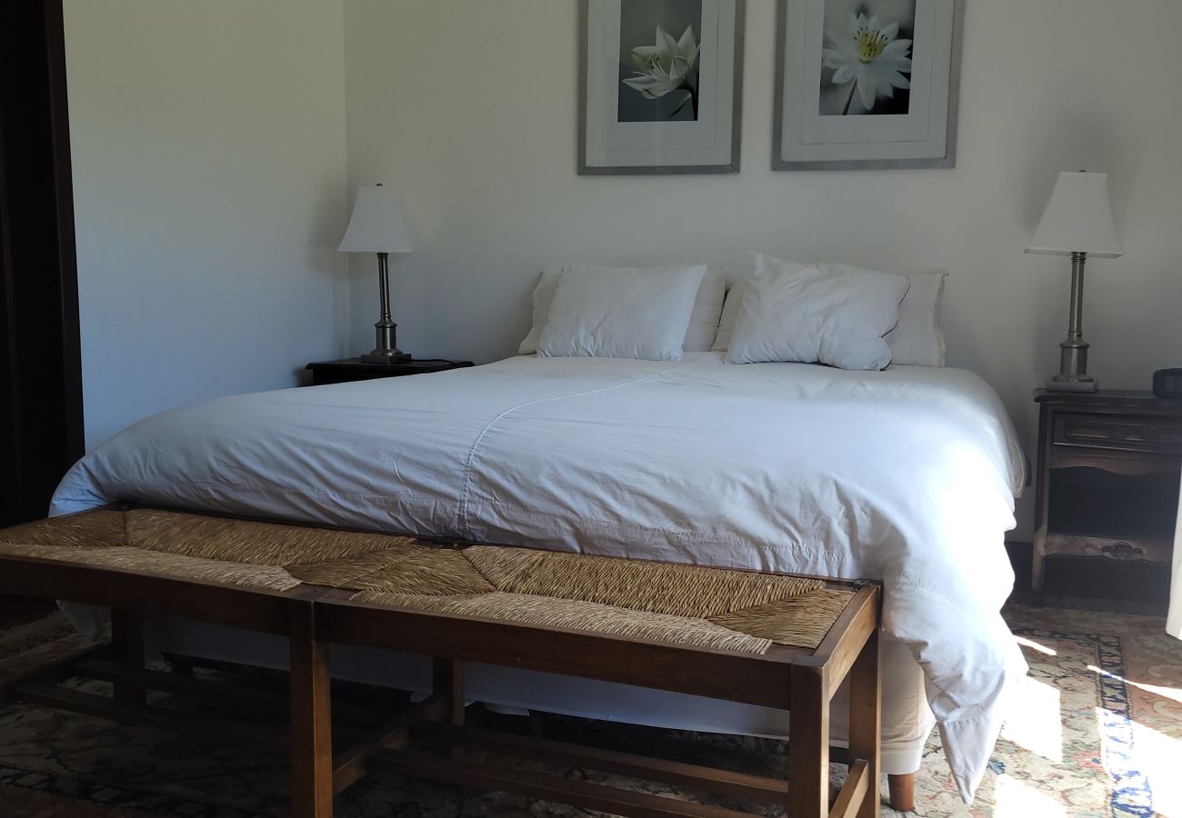 Apartamento em San Carlos de Bariloche - ARE10 - APARTAMENTO QUENTE E CONFORTÁVEL COM VISTA PARA A MONTANHA E SAÍDA DIRETA PARA O CAMPO DE POLO