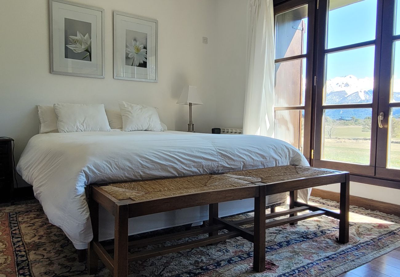 Apartamento em San Carlos de Bariloche - ARE10 - APARTAMENTO QUENTE E CONFORTÁVEL COM VISTA PARA A MONTANHA E SAÍDA DIRETA PARA O CAMPO DE POLO