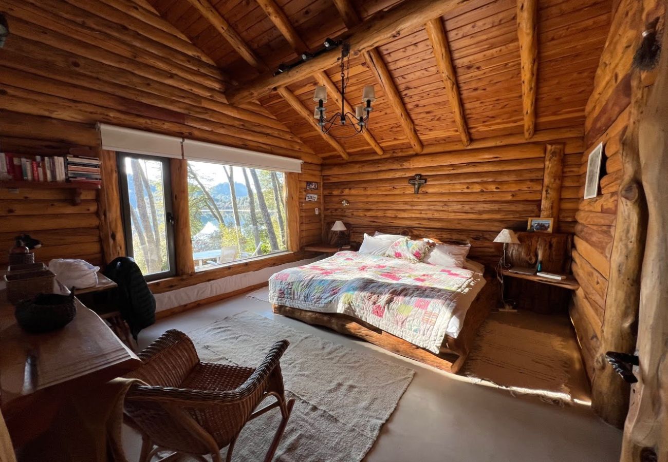 Casa em San Carlos de Bariloche - 8PAX MORE05 Casa na montanha com margem do lago e vistas incríveis da montanha.