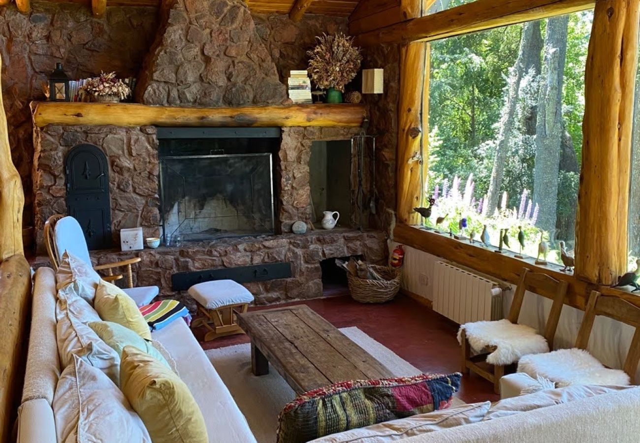 Casa em San Carlos de Bariloche - 8PAX MORE05 Casa na montanha com margem do lago e vistas incríveis da montanha.