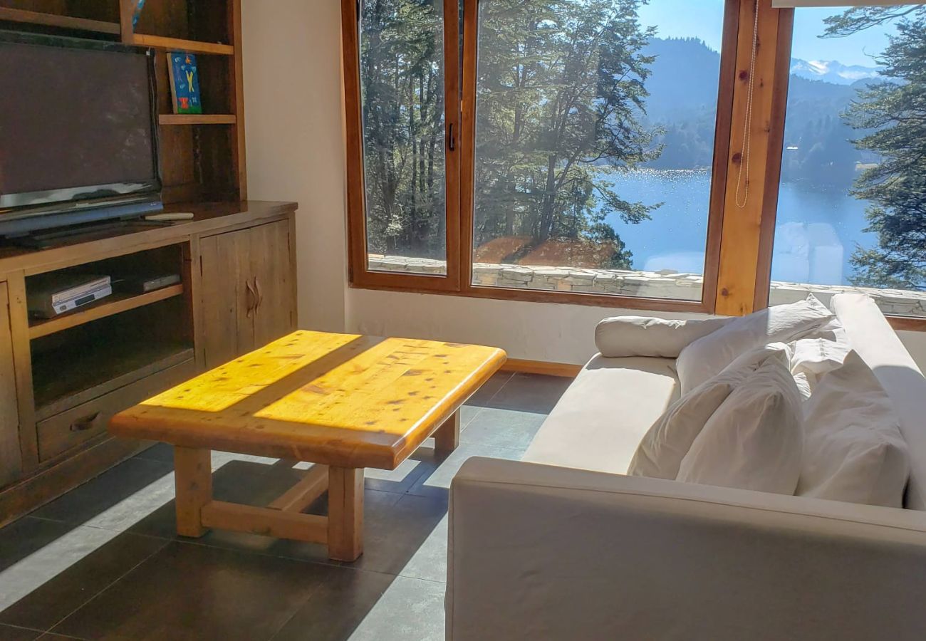 Casa em San Carlos de Bariloche -  Linda casa com vista para a costa do lago e para a montanha. MORE 10