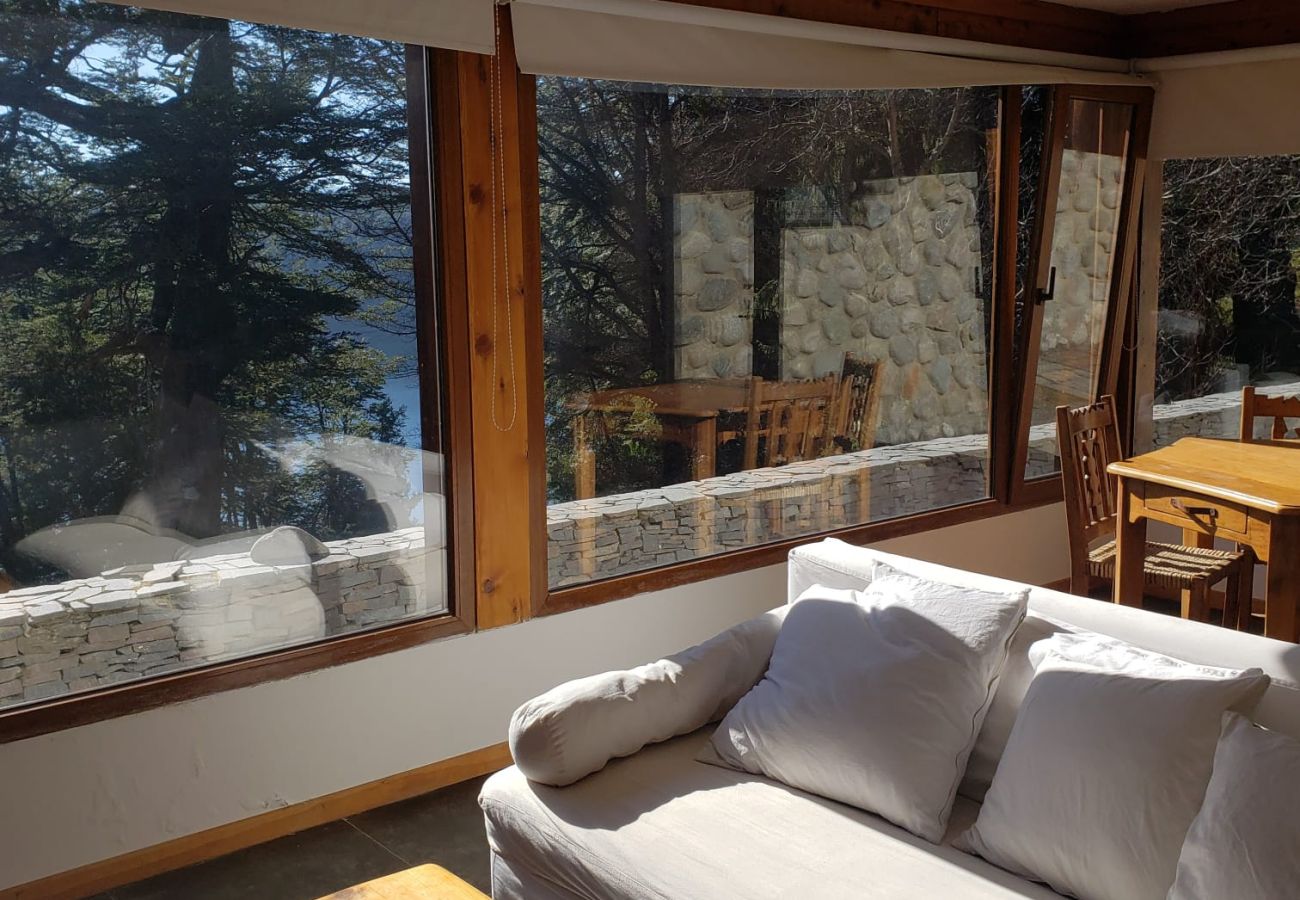 Casa em San Carlos de Bariloche -  Linda casa com vista para a costa do lago e para a montanha. MORE 10