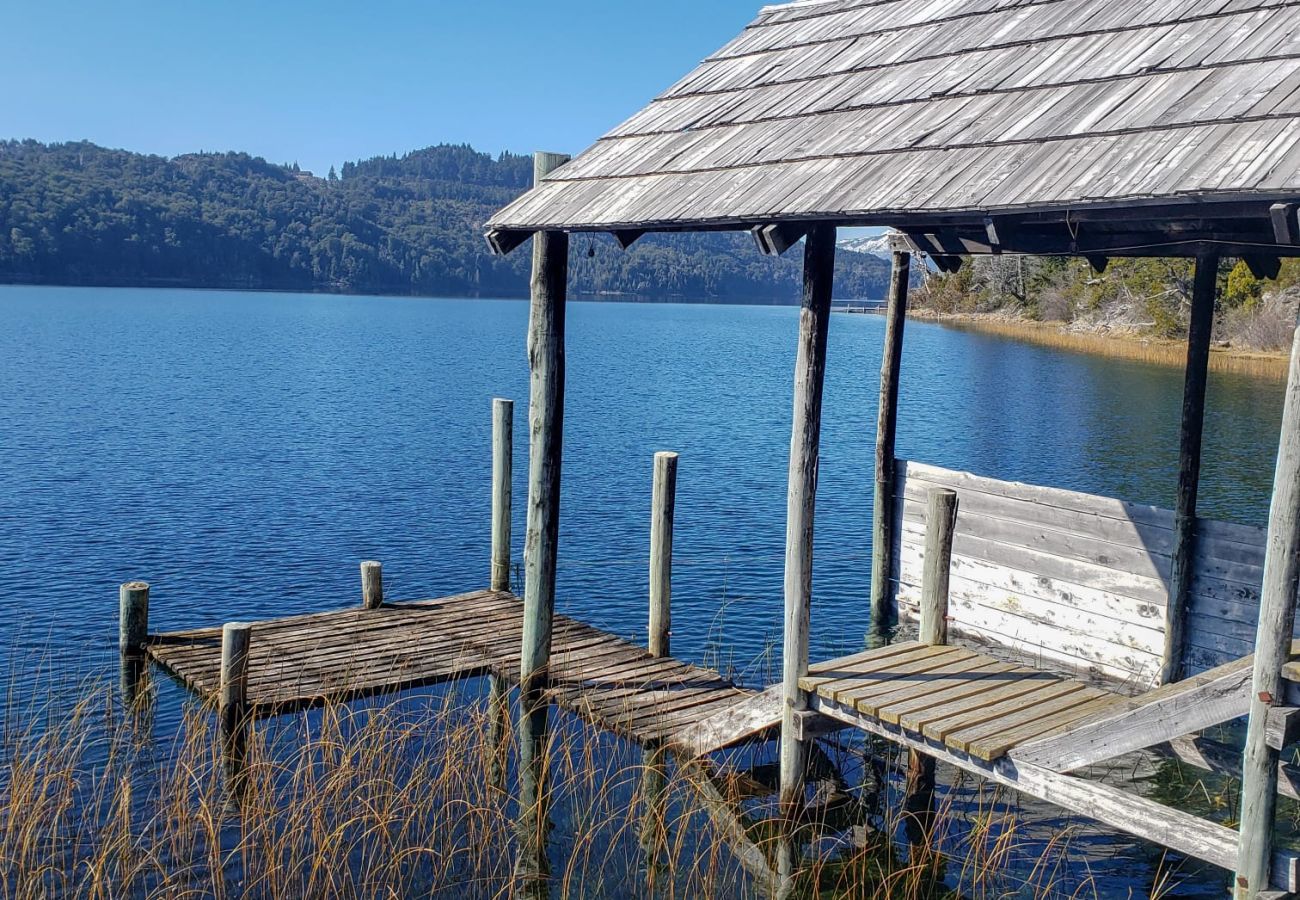 Casa em San Carlos de Bariloche -  Linda casa com vista para a costa do lago e para a montanha. MORE 10