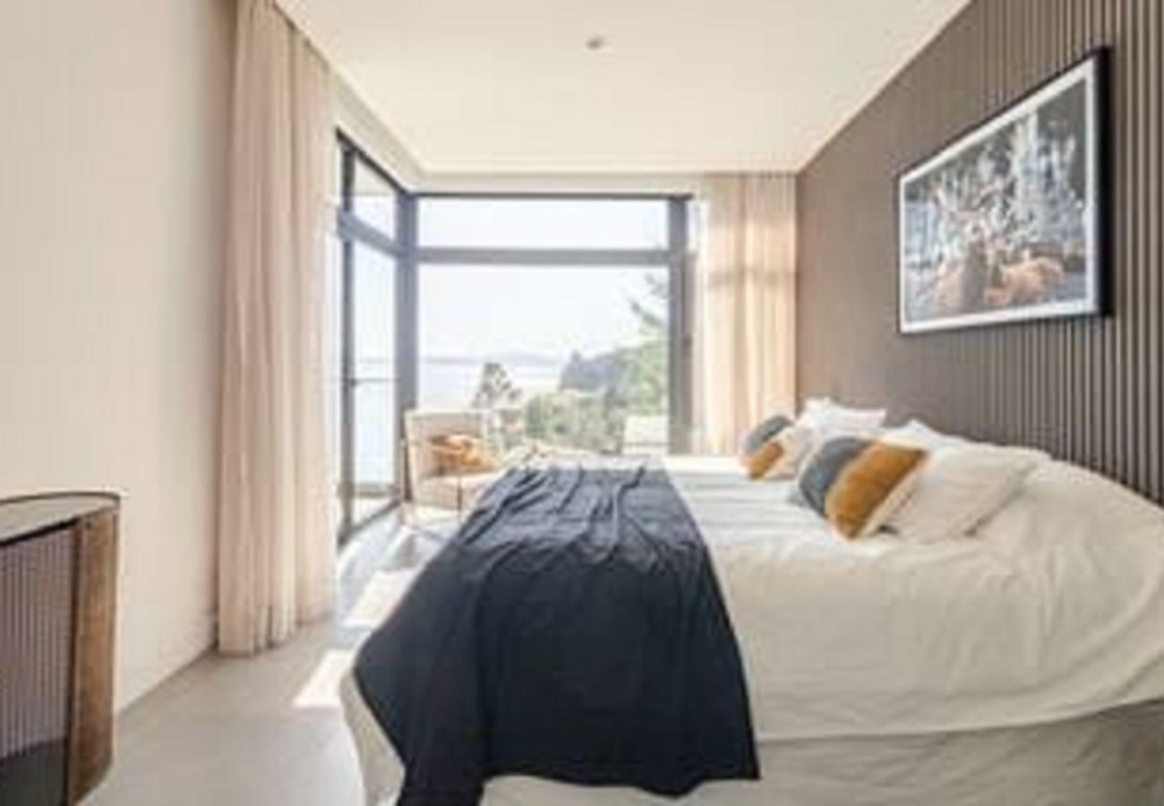 Apartamento em San Carlos de Bariloche - HUAPI50 – Jacuzzi, Piscina e Vista para o Lago