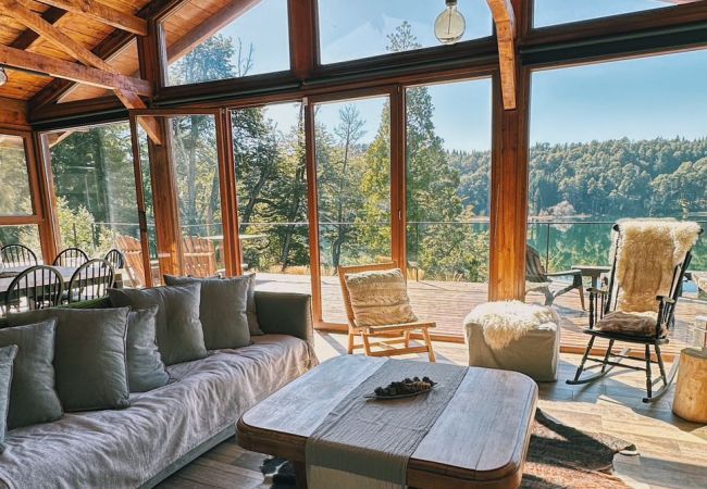 Casa em San Carlos de Bariloche - TREBOL04 Uma casa muito legal, recentemente reformada, na lagoa El Trebol.