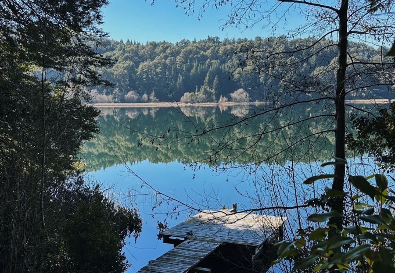 Casa em San Carlos de Bariloche - TREBOL04 Uma casa muito legal, recentemente reformada, na lagoa El Trebol.