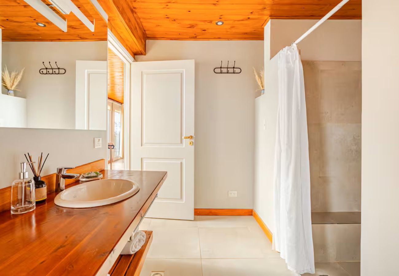 Cabana em San Carlos de Bariloche - HUAPI23-CASINHA DE SONHO À BEIRA DO LAGO.