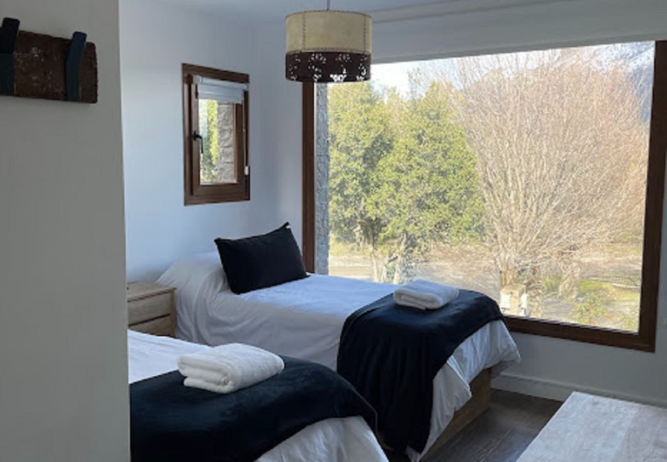 Apartamento em San Carlos de Bariloche - are66 Apartamento novo com churrasqueira própria, a poucos passos do campo de golfe..