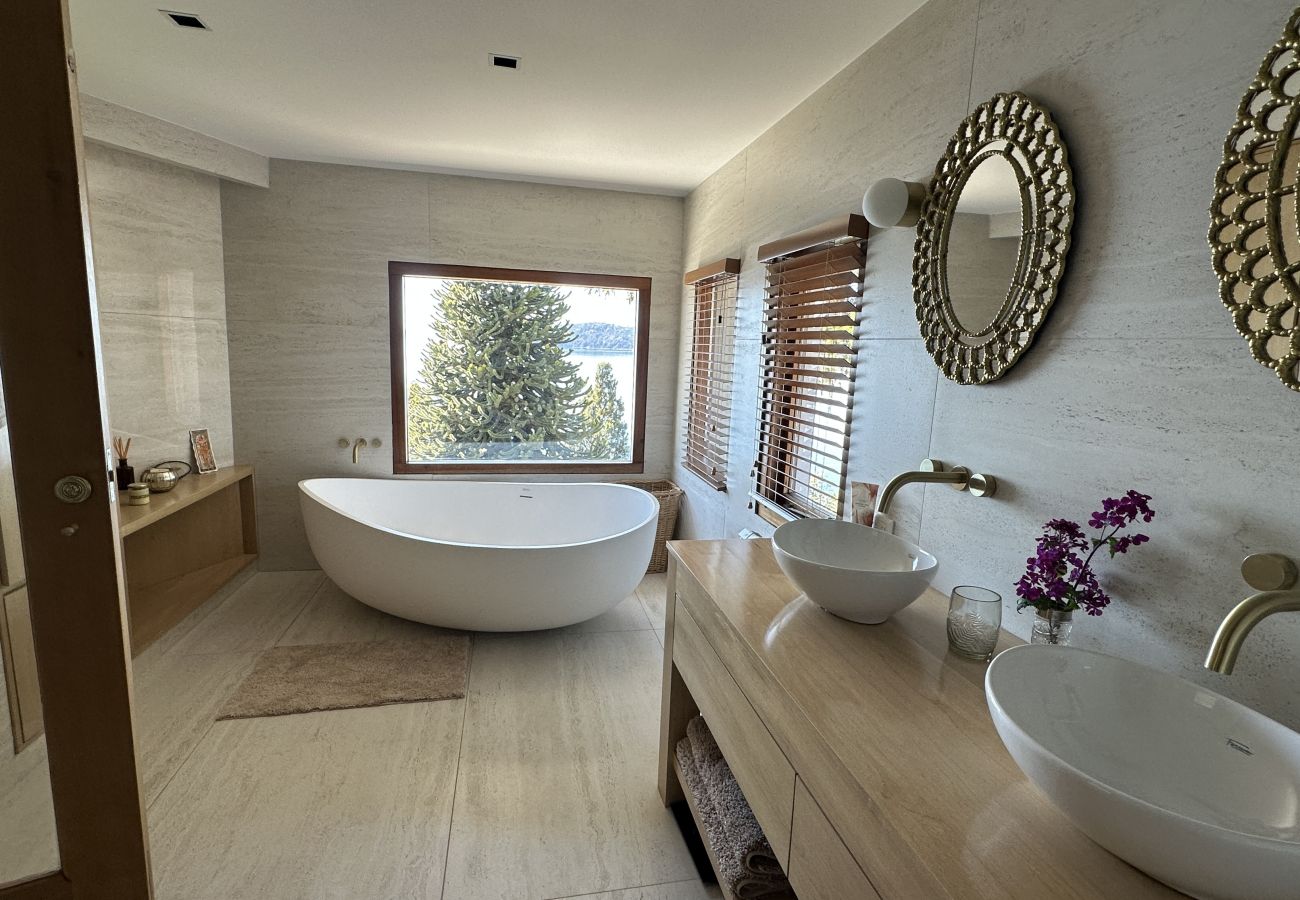 Casa em San Carlos de Bariloche - huapi51 Casa de luxo em frente ao Lago Nahuel Huapi