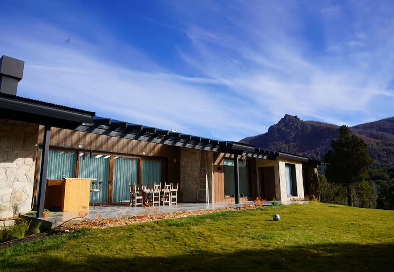 Casa em San Carlos de Bariloche - ARE67 - Vistas únicas em Arelauquén