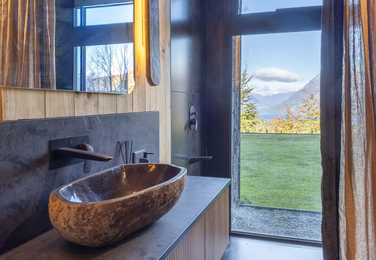 Casa em San Carlos de Bariloche - ARE68 Mansão espetacular em Arelauquén com vista panorâmica e jacuzzi.