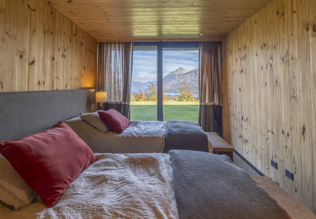 Casa em San Carlos de Bariloche - ARE68 Mansão espetacular em Arelauquén com vista panorâmica e jacuzzi.