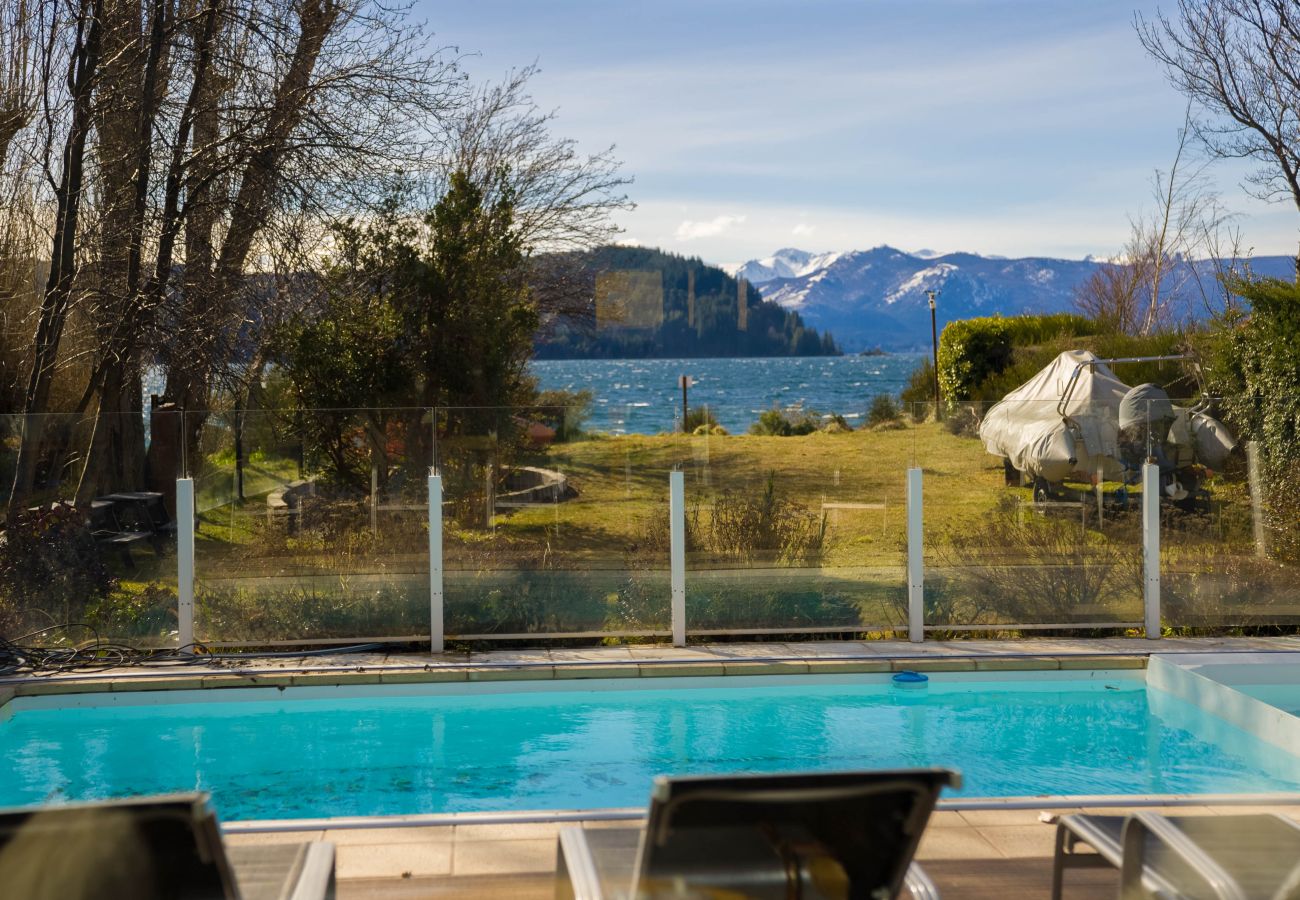 Casa em San Carlos de Bariloche - HUAPI06 -  Casa maravilhosa com piscina e frente para o lag