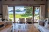 House in San Carlos de Bariloche - PENI04C New and modern house of 280 m2, located on Lake Nahuel Huapi with excellent views of the lake and the mountains.