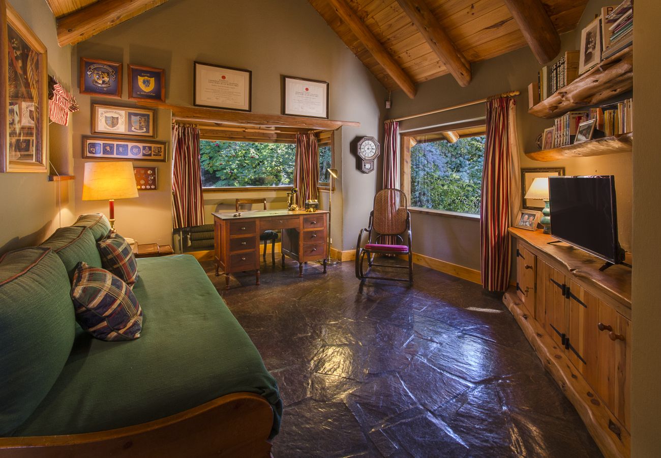 House in San Carlos de Bariloche - HUAPI17 Spectacular house with large garden and coast with dock over Lake Nahuel Huapi