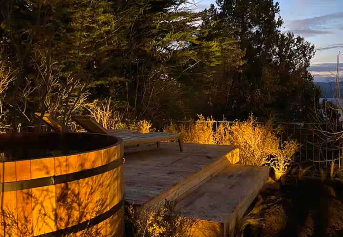 House in San Carlos de Bariloche - VIEW10 TREMENDOUS HOUSE IN BARILOCHE + LAKE VIEW + HOT TUB