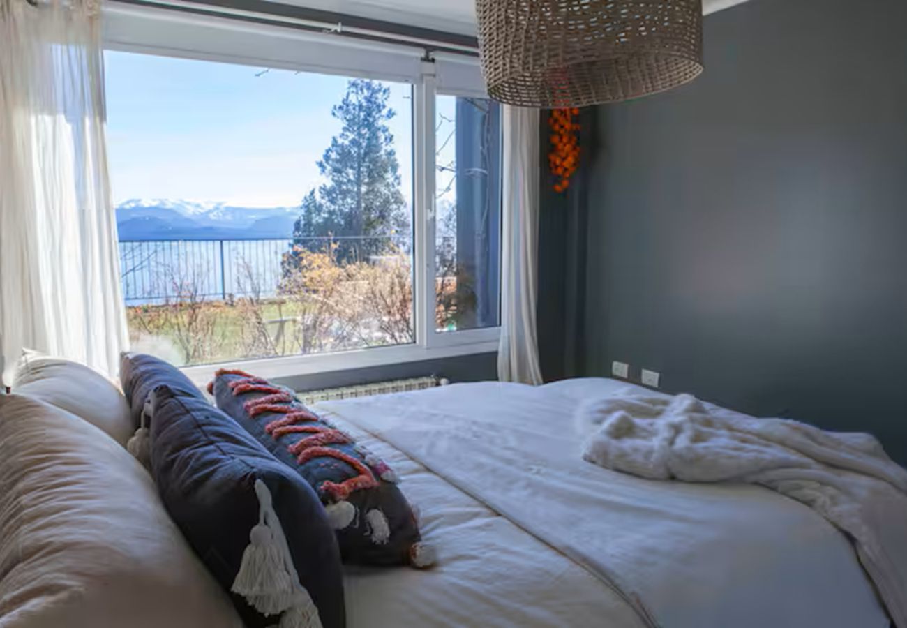 House in San Carlos de Bariloche - VIEW10 TREMENDOUS HOUSE IN BARILOCHE + LAKE VIEW + HOT TUB