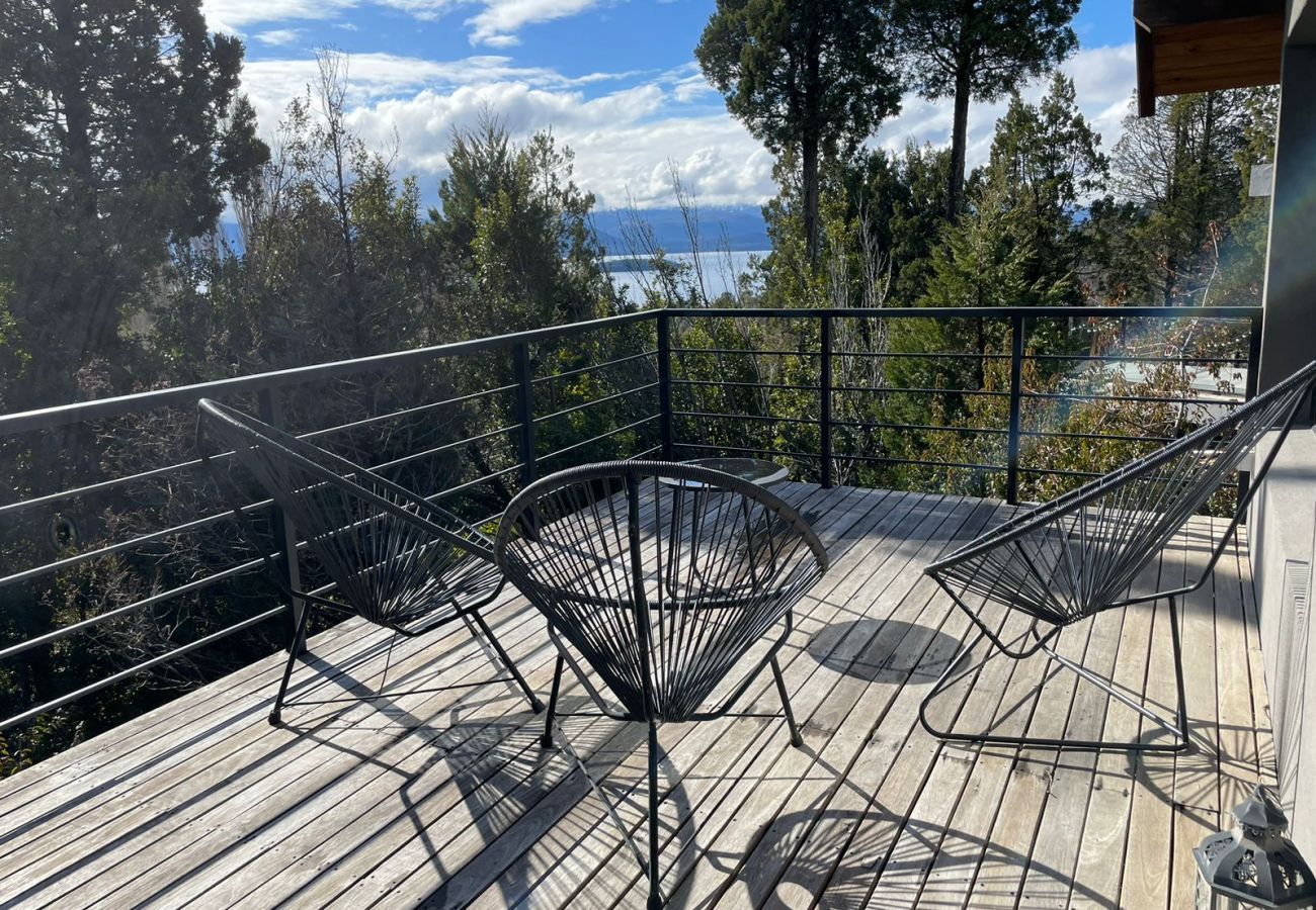 House in San Carlos de Bariloche - FAM17 Modern house in the forest with views of the lake and mountains