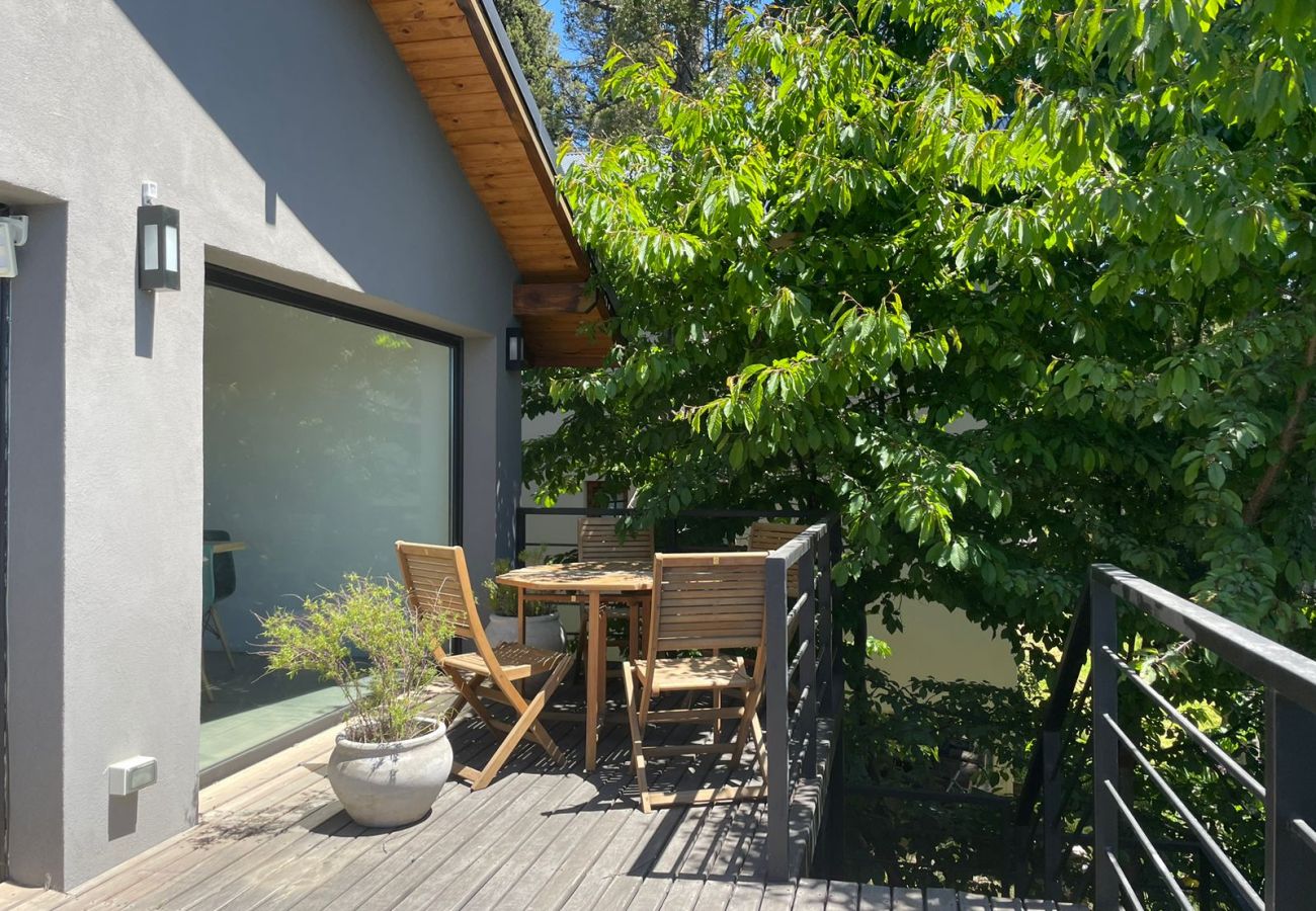 House in San Carlos de Bariloche - FAM17 Modern house in the forest with views of the lake and mountains