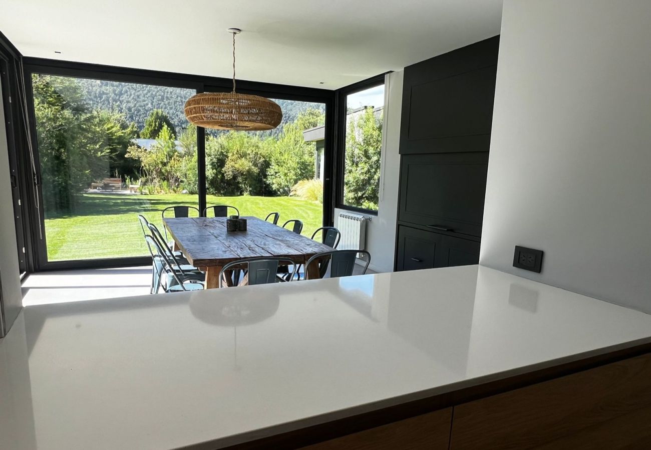 House in San Carlos de Bariloche -  ARE42 -MODERN AND SPACIOUS HOUSE IN ARELAUQUEN