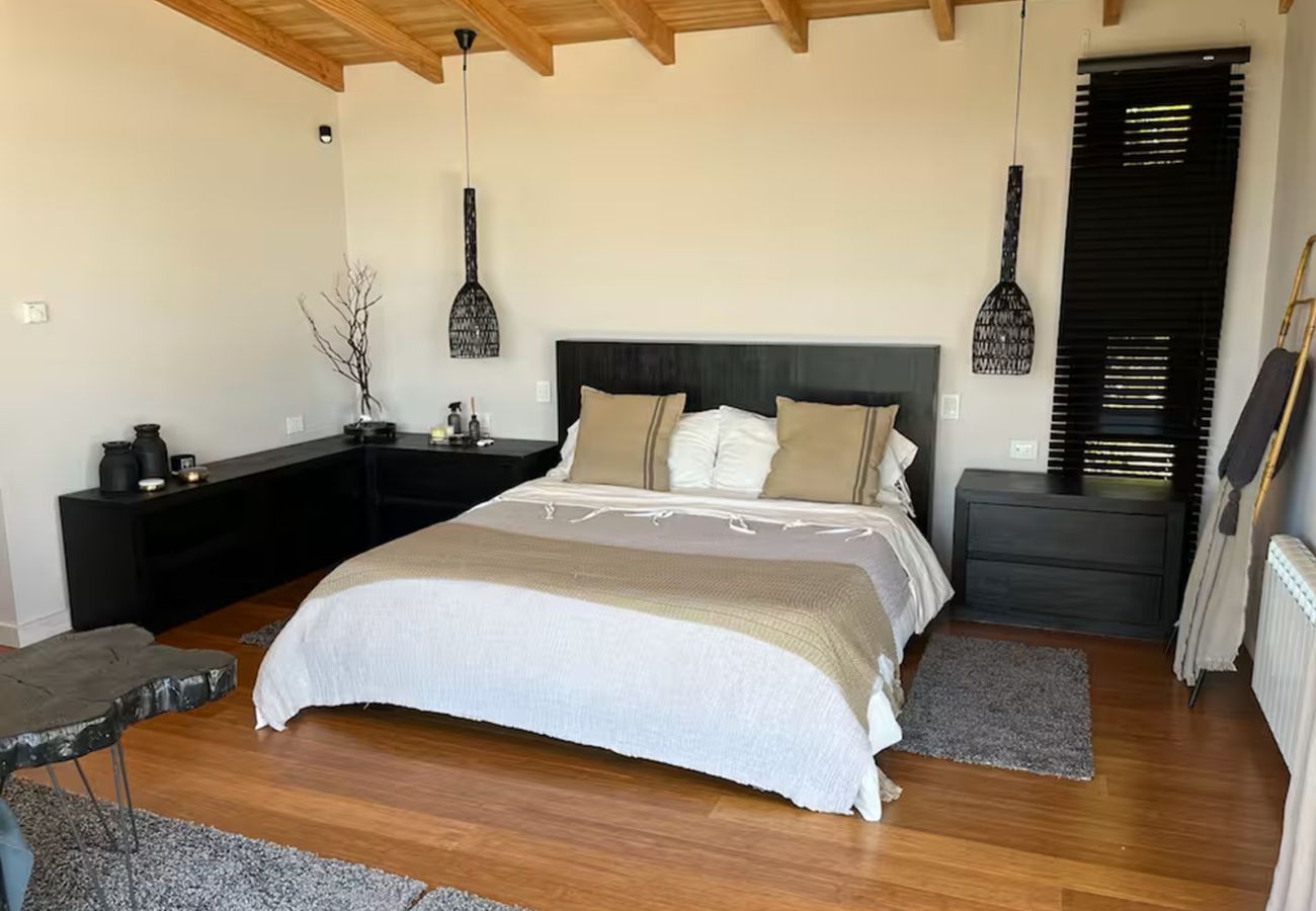 House in San Carlos de Bariloche - CHIC HOUSE IN BARILOCHE, WITH COAST AND POOL