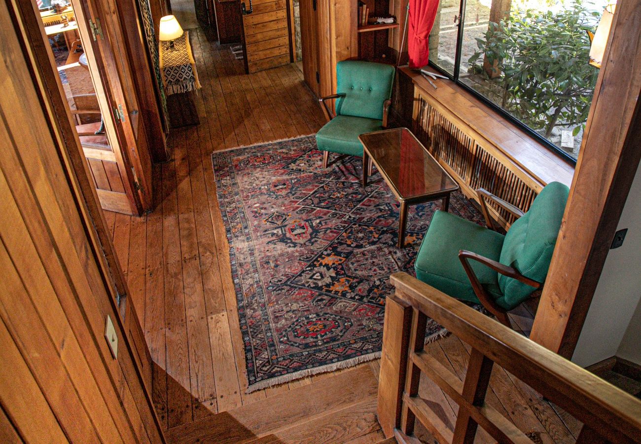 House in San Carlos de Bariloche - HUAPI32C Warm house with a large garden on the coast of Lake Nahuel Huapi.