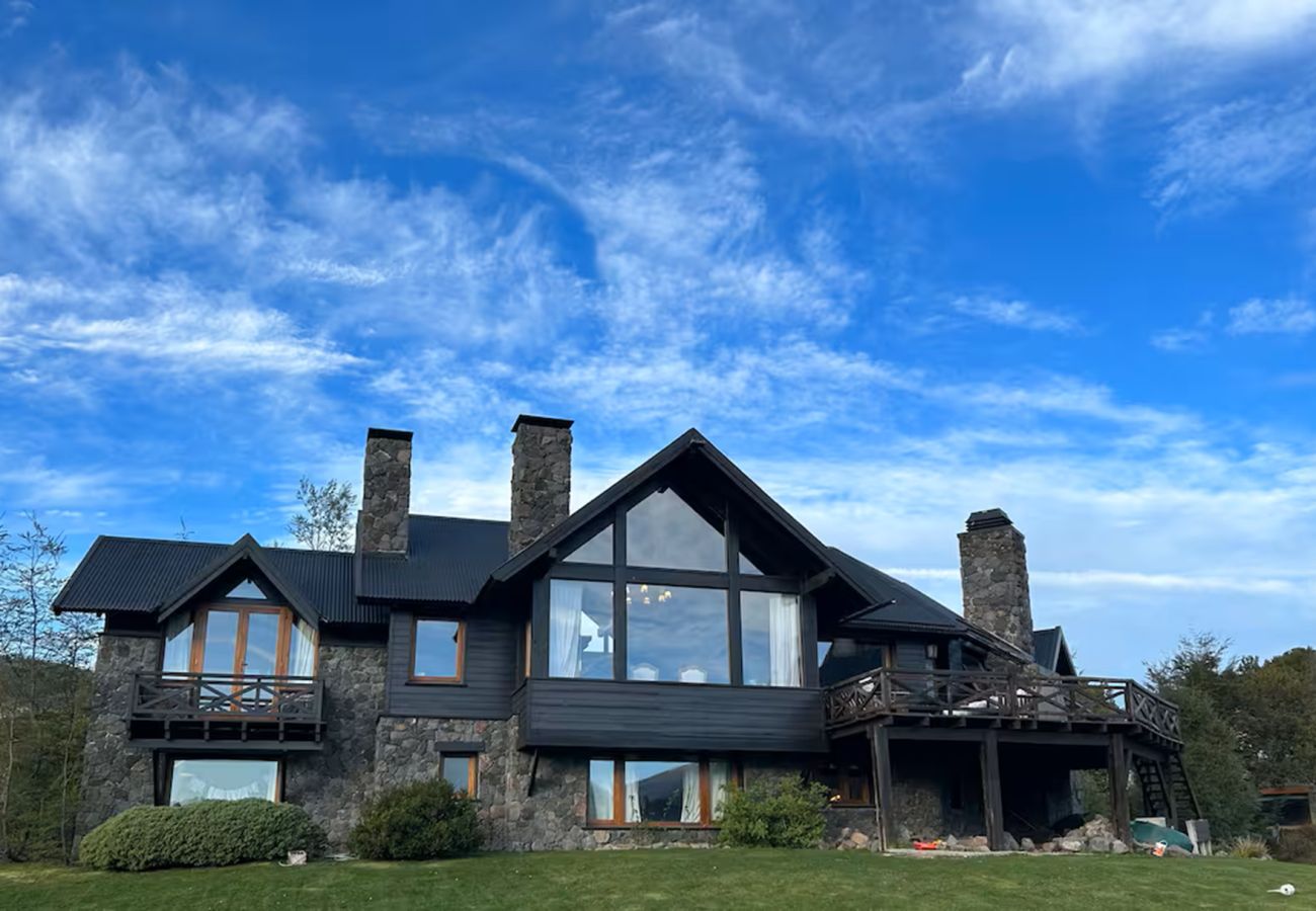 House in San Carlos de Bariloche - 10/12PAX ARE25 OFE