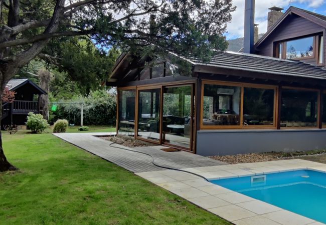 House in San Carlos de Bariloche - ARE55 SPECTACULAR HOUSE WITH INTEGRATED QUINCHO AND HEATED POOL