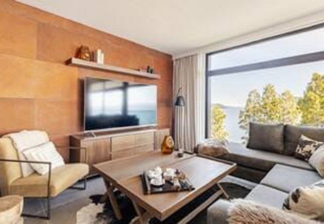  in San Carlos de Bariloche - HUAPI50 – Jacuzzi, Pool & Lake View