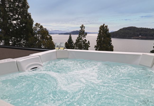 Apartment in San Carlos de Bariloche - Huapi44C- Luxurious apartment. with jacuzzi and heated pool
