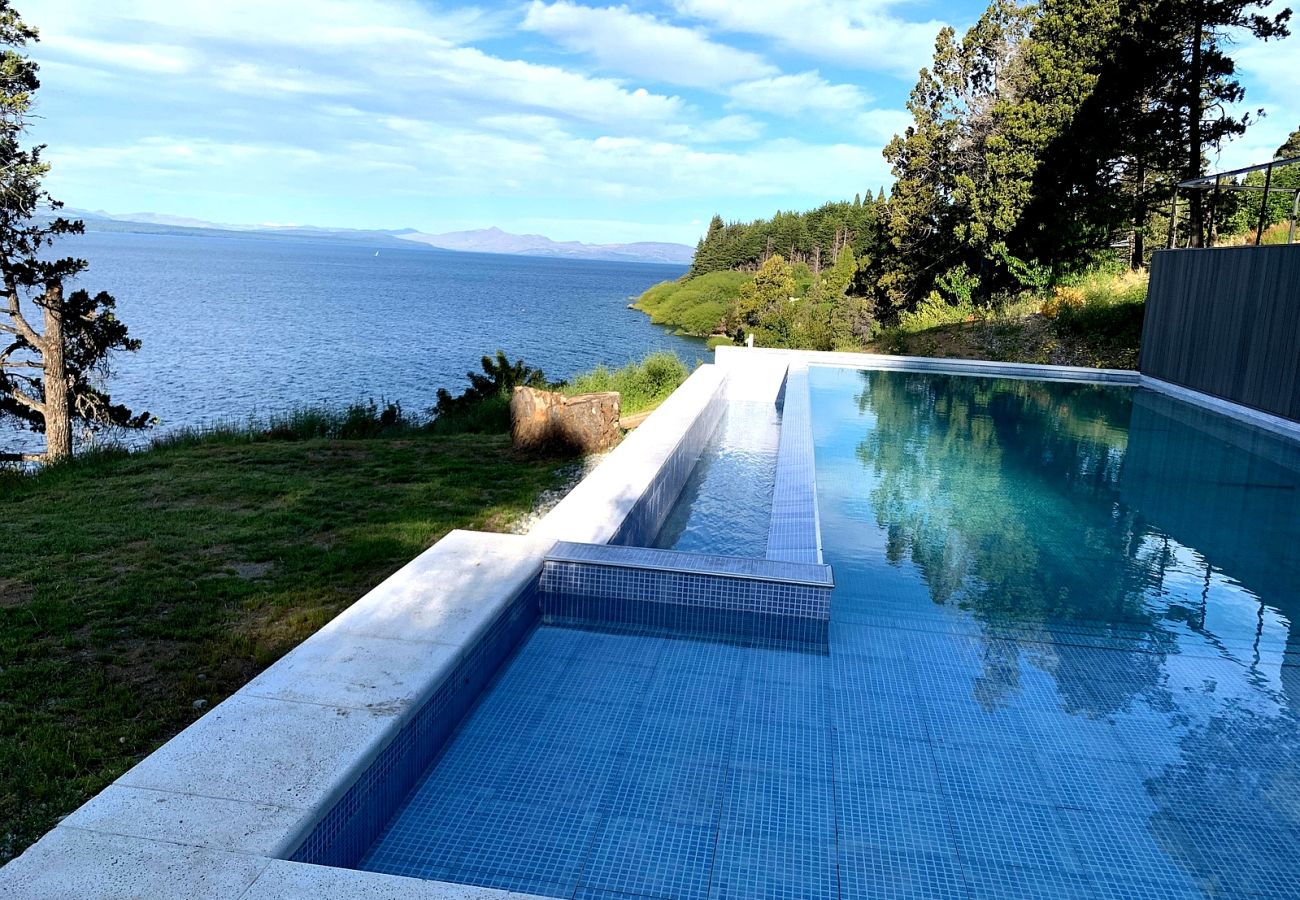 Apartment in San Carlos de Bariloche - HUAPI44C – Getaway with Pool and Jacuzzi