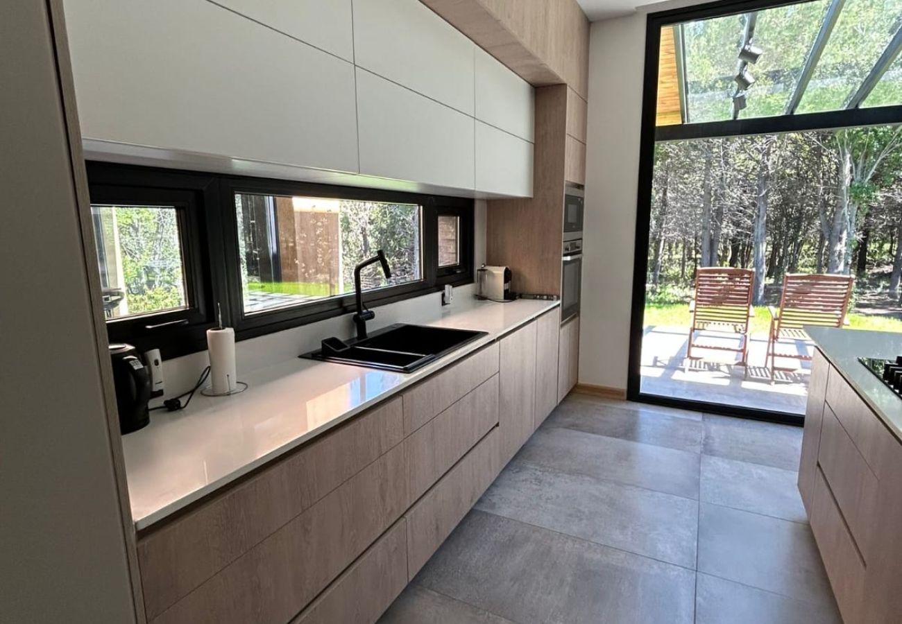 House in San Carlos de Bariloche - ARE61 MODERN ONE-STOREY HOUSE WITH 4 EN-SUITE BEDROOMS