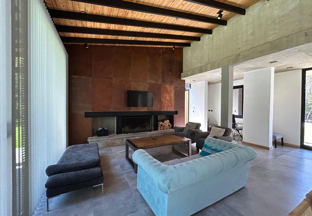House in San Carlos de Bariloche - ARE61 MODERN ONE-STOREY HOUSE WITH 4 EN-SUITE BEDROOMS