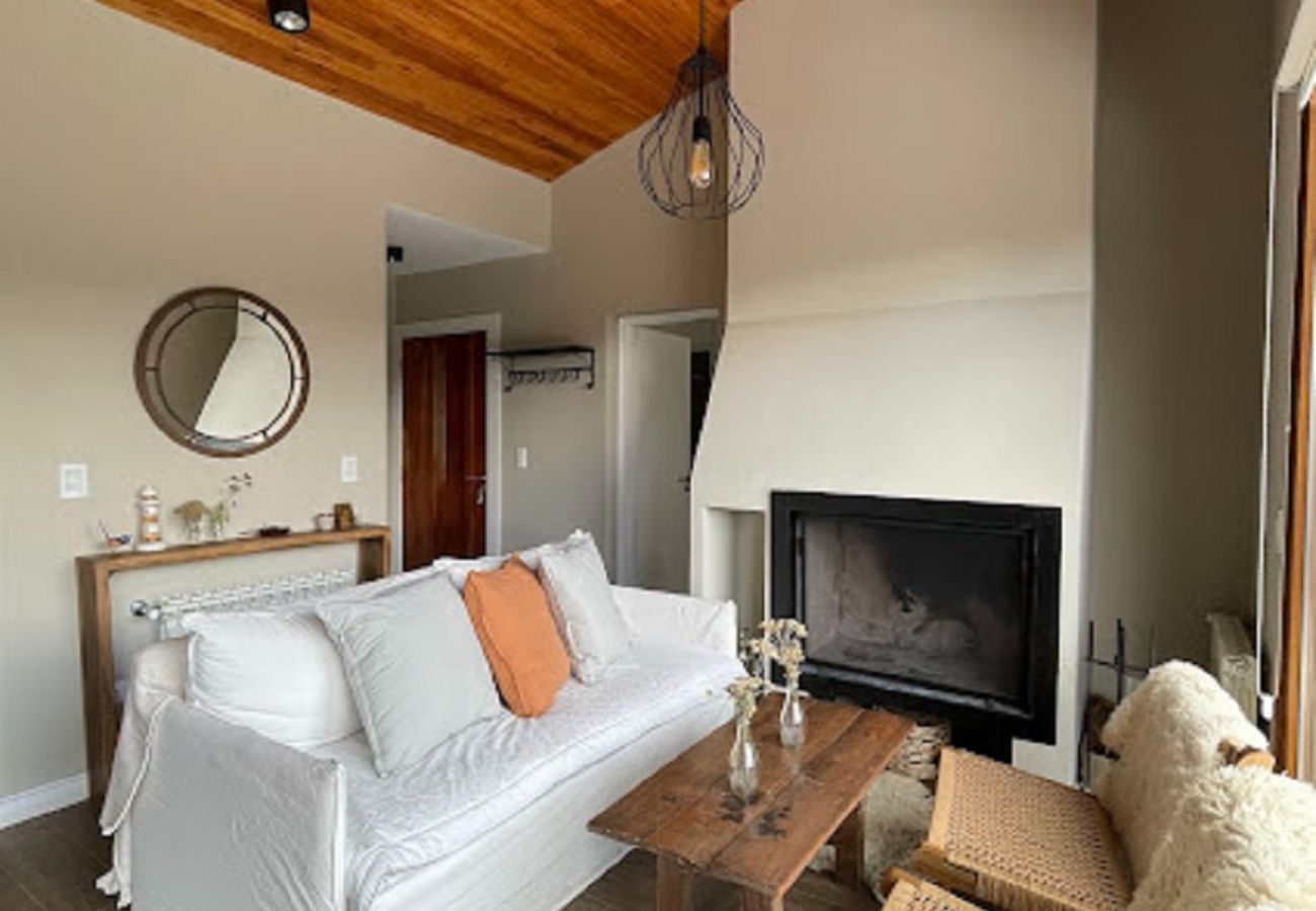 Apartment in San Carlos de Bariloche - are66 Brand-new apartment with a private grill, just steps from the Golf course.