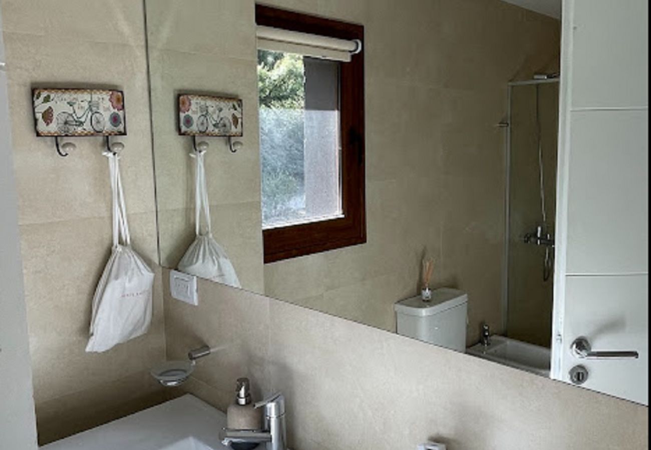 Apartment in San Carlos de Bariloche - are66 Brand-new apartment with a private grill, just steps from the Golf course.