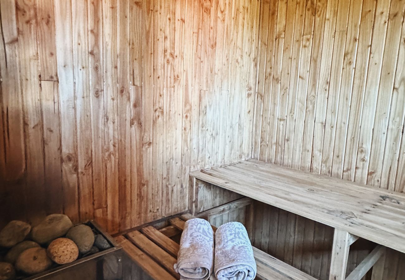 House in San Carlos de Bariloche - huapi51 Luxury house facing Lake Nahuel Huapi