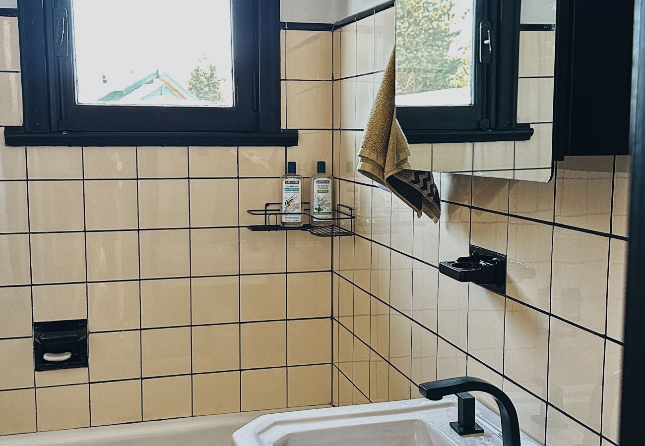 House in San Carlos de Bariloche - huapi51 Luxury house facing Lake Nahuel Huapi