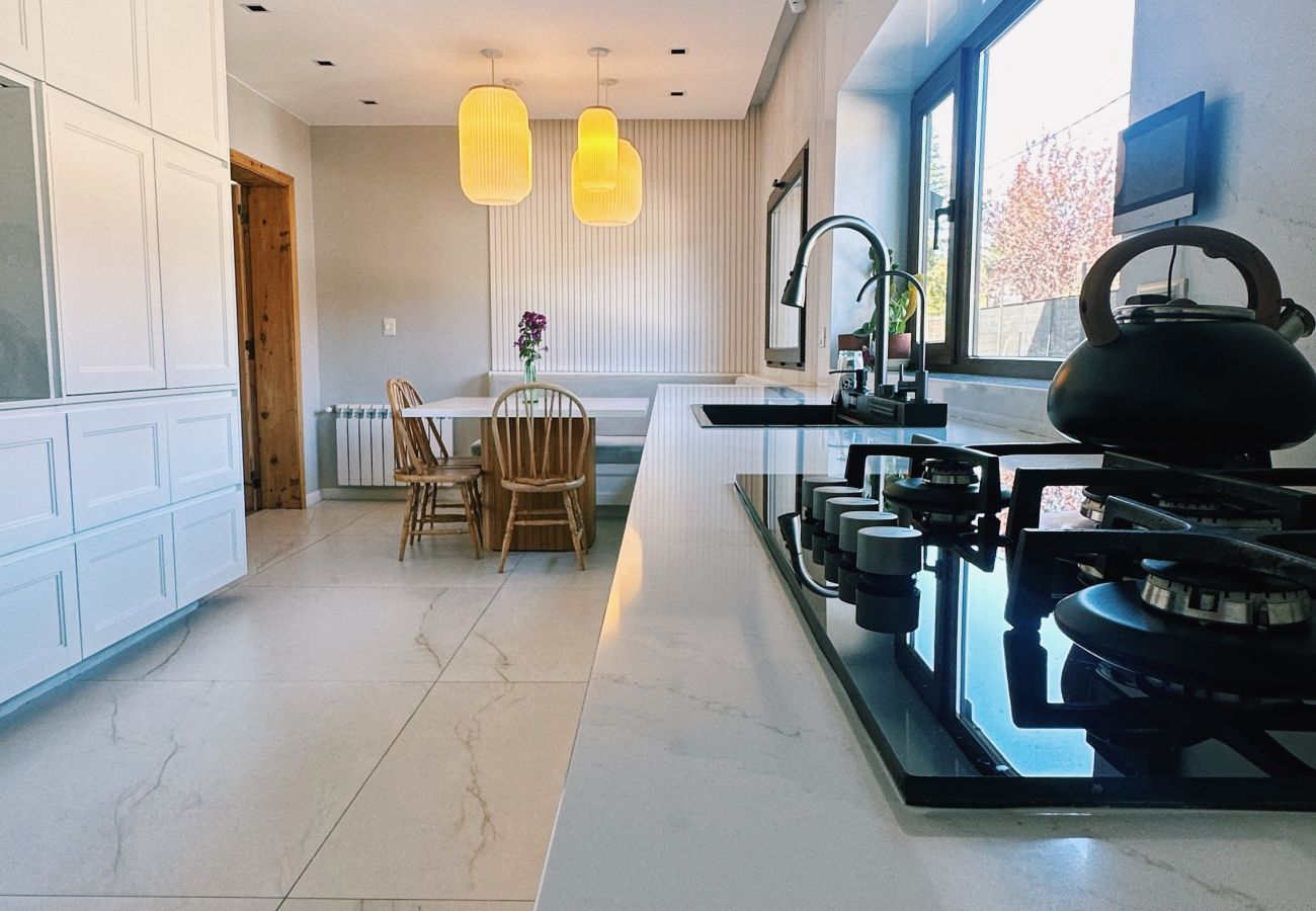 House in San Carlos de Bariloche - huapi51 Luxury house facing Lake Nahuel Huapi