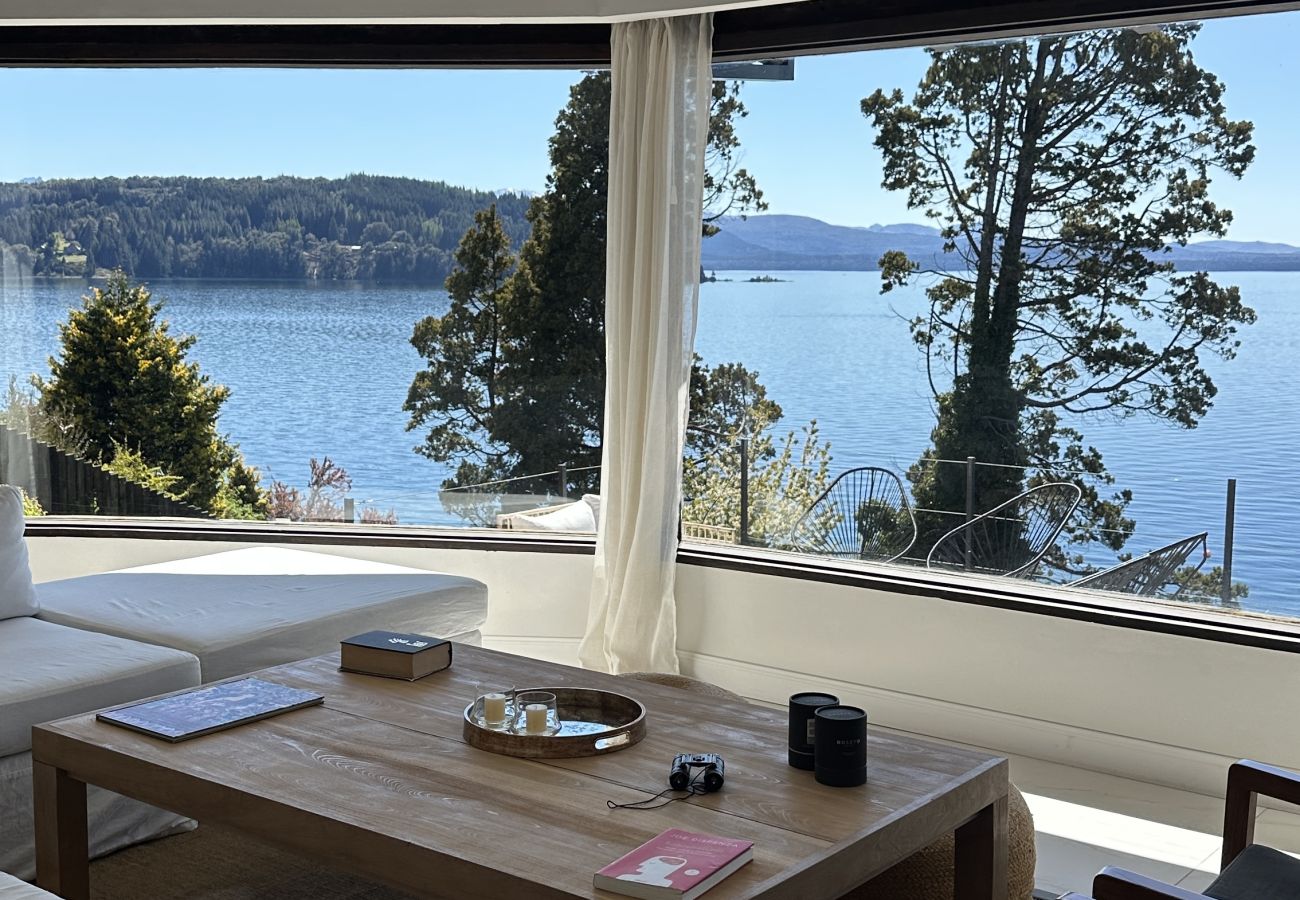 House in San Carlos de Bariloche - huapi51 Luxury house facing Lake Nahuel Huapi