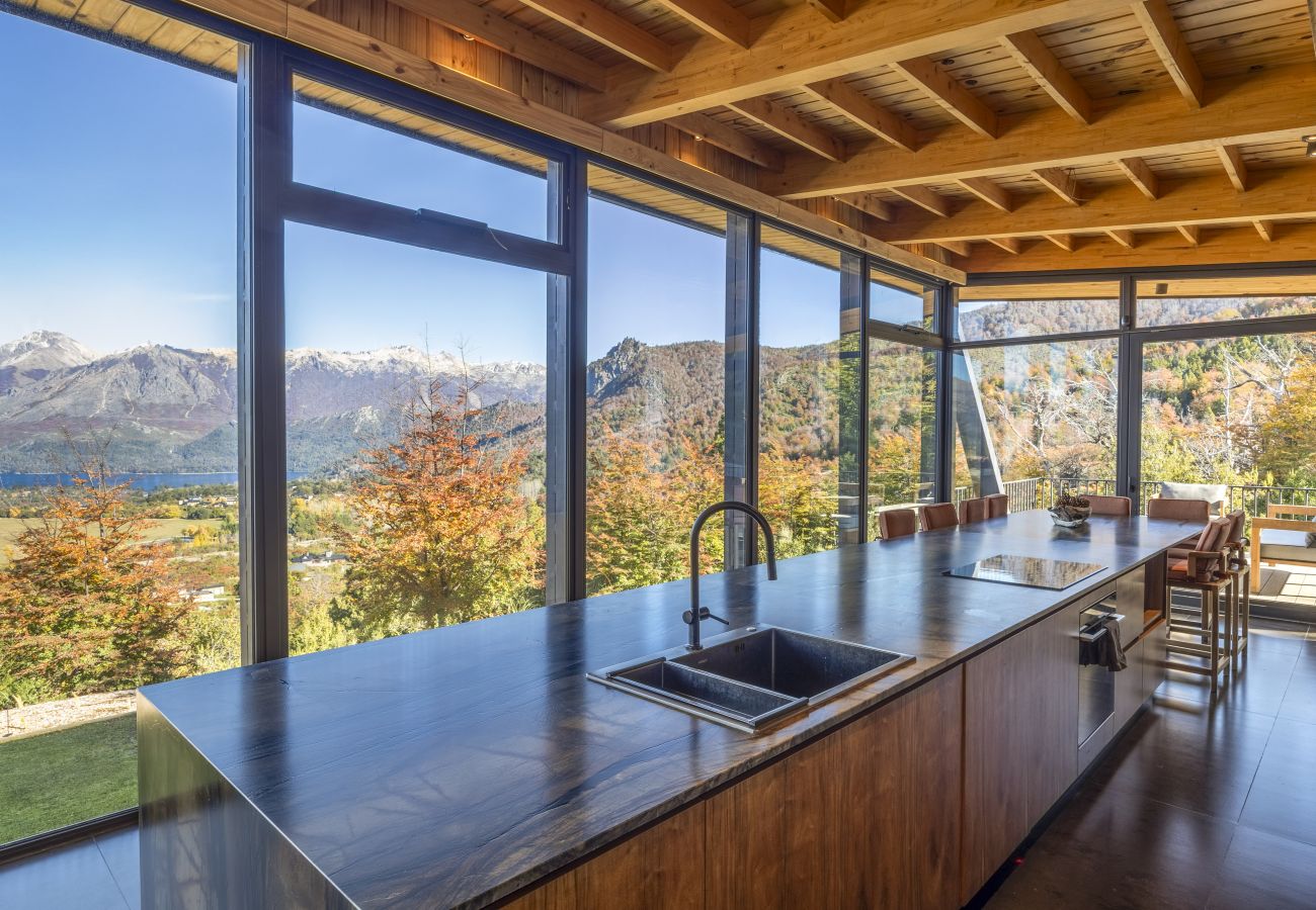 House in San Carlos de Bariloche - ARE68 Spectacular mansion in Arelauquen with views and jacuzzi